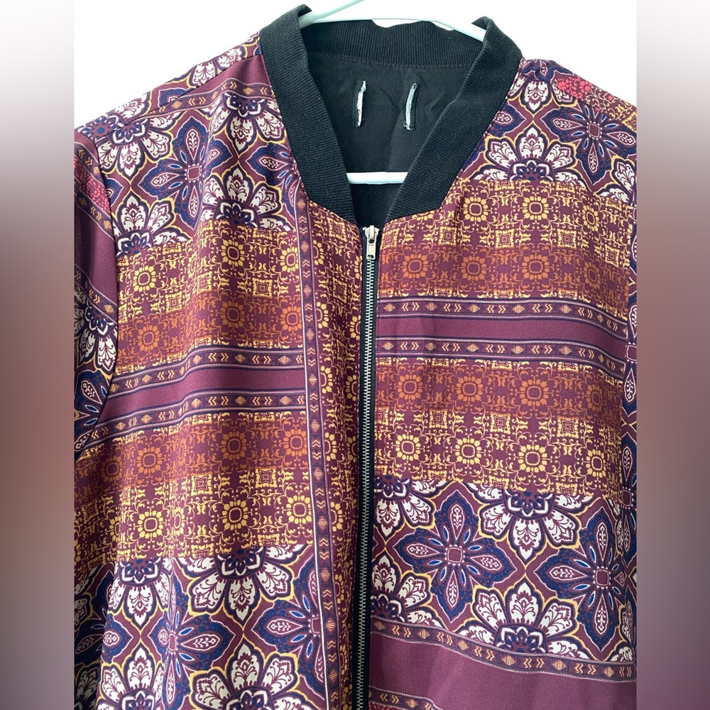 Women’s Pretty Patterned Jacket - Picture 4 of 4